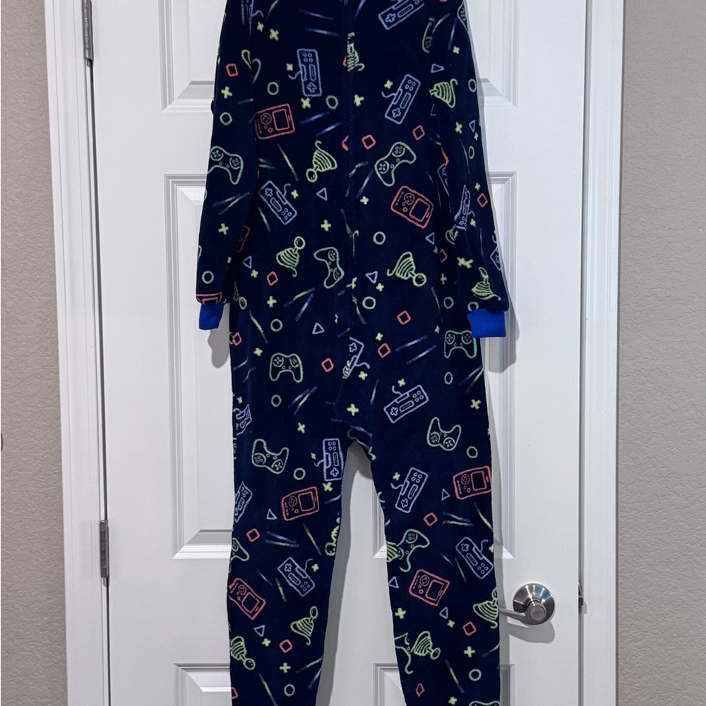 Cat & Jack Blue and Green Sleepwear Onesie!